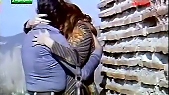 Steamy Kissing Session With Turkish Beauties