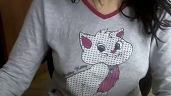 Stunning Turkish Cam Girl'S Solo Performance