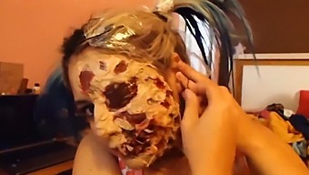 Tutorial On How To Apply Halloween Makeup