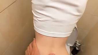 Amateur Teen Gets Fucked In The Bathroom At A Party