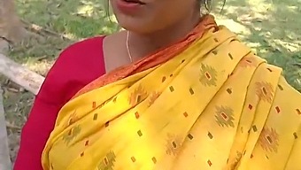 Aunty Sex With A Hot And Sexy Indian Housewife